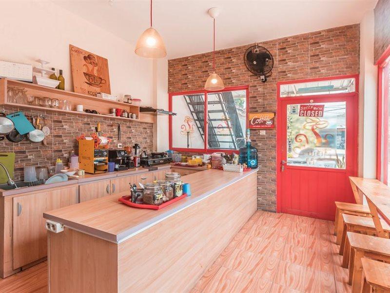 Oyo 1555 Unik Guesthouse Syariah Jacarta Fast-food foto