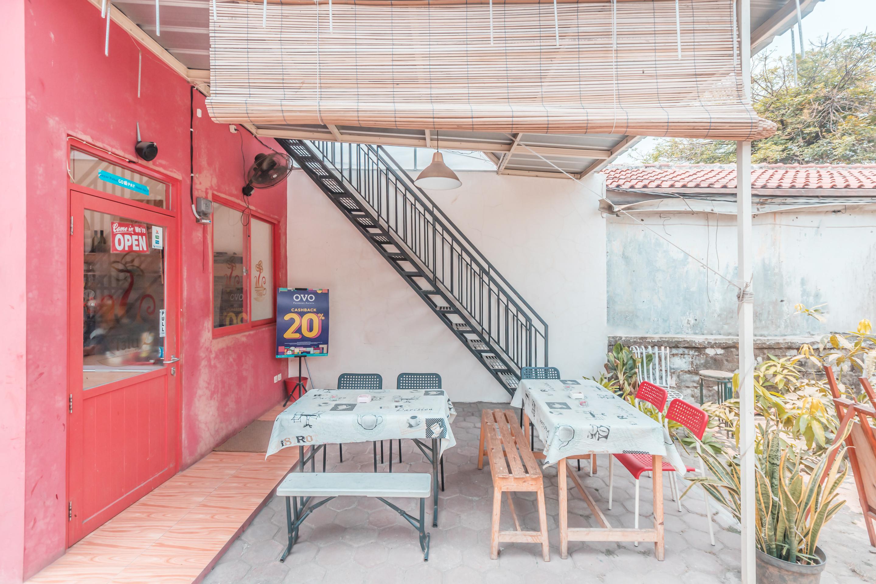 Oyo 1555 Unik Guesthouse Syariah Jacarta Exterior foto