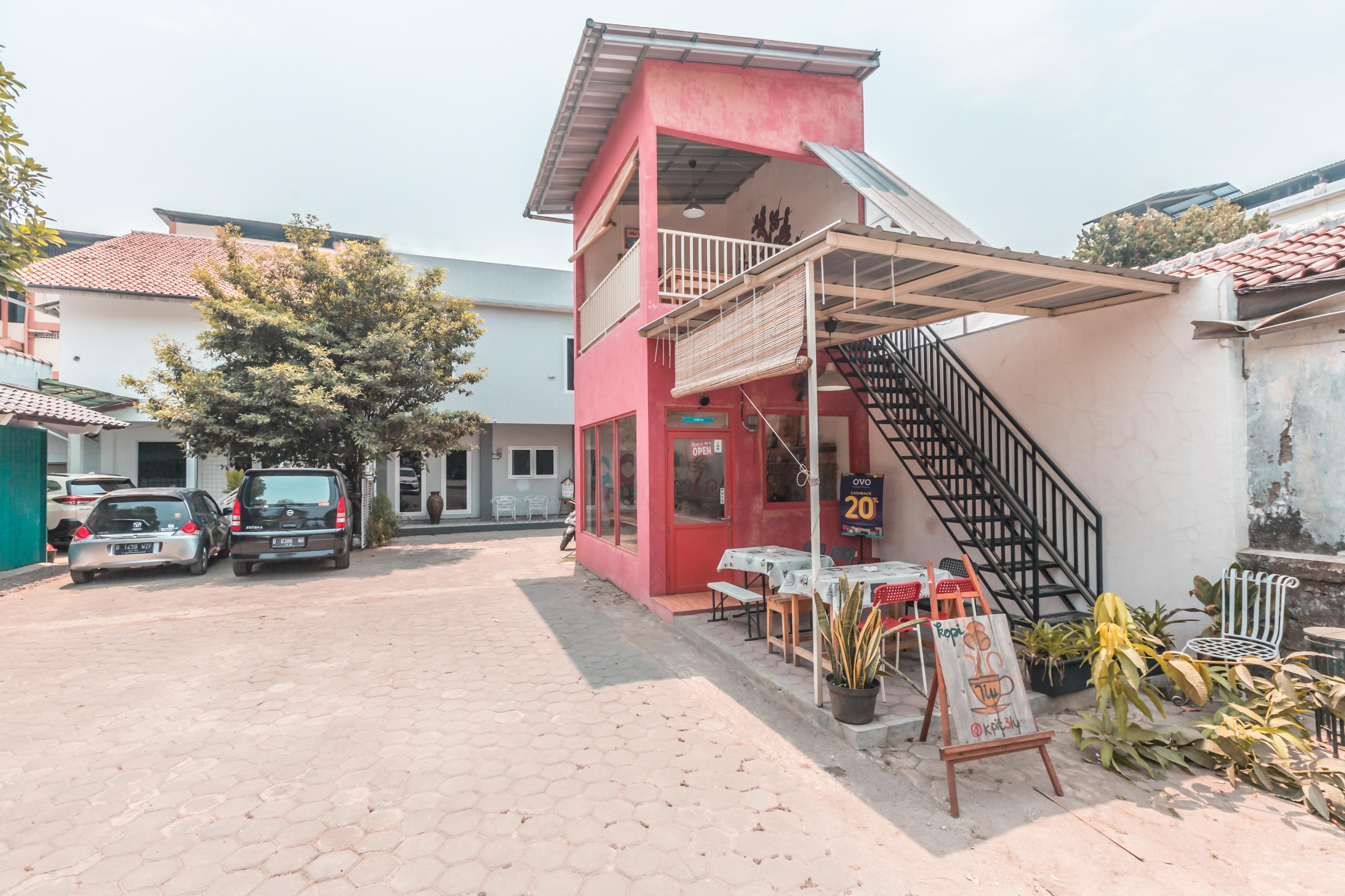 Oyo 1555 Unik Guesthouse Syariah Jacarta Exterior foto